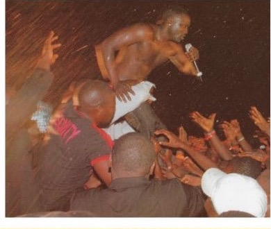 Akon performs at the 2006 STAR MEGA Jam